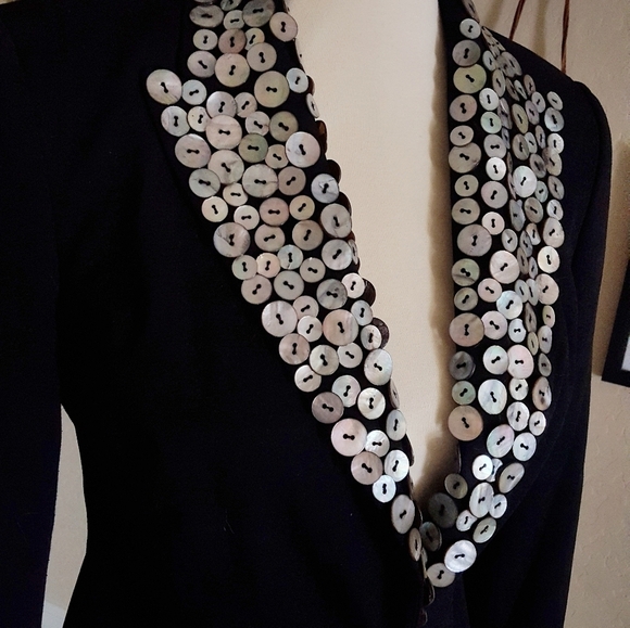 Cache' Vintage Abalone Shell Button Collar Blazer - Picture 4 of 9